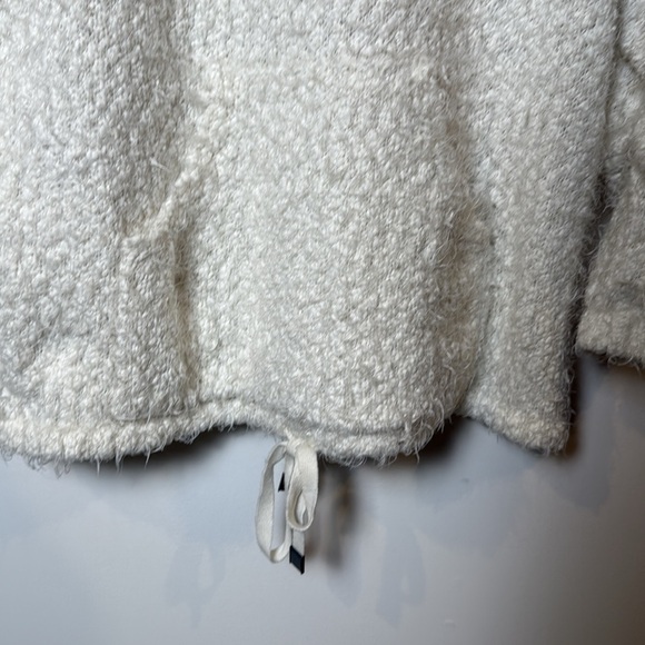 New Directions Studio Women’s Cowl Neck White Sweater With Kangaroo Pocket XL - Picture 3 of 9